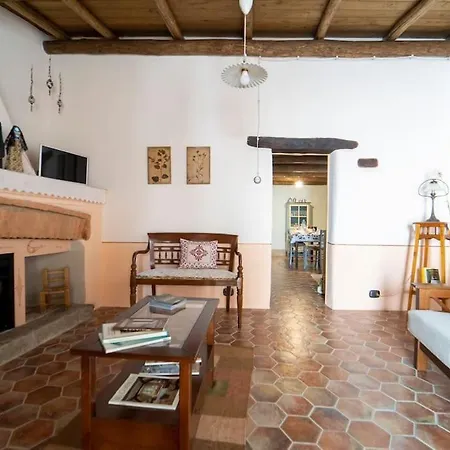 Casa Storica Austis, Sardegna بيت للعطل Austis